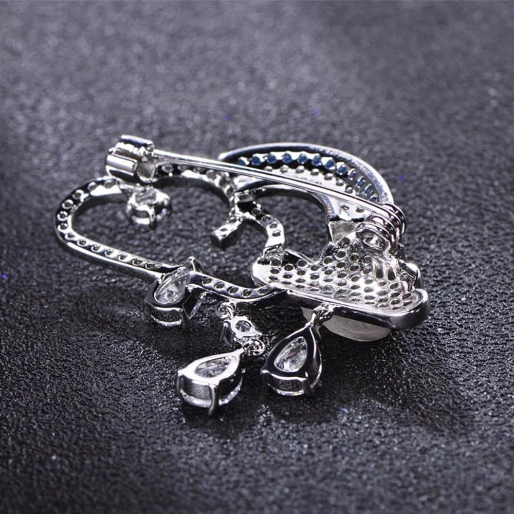 Brooch - Picture 2 of 4